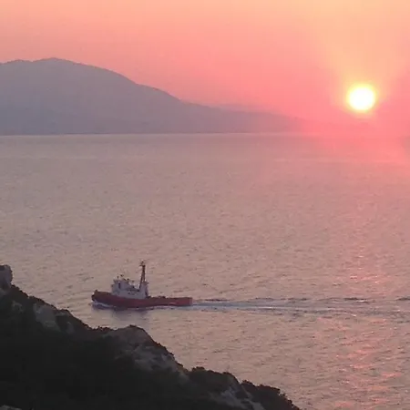 Дом отдыха Limni Vouliagmenis Лоутраки